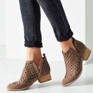 Jeffrey Campbell Taggart Taupe Suede Booties - Size 10